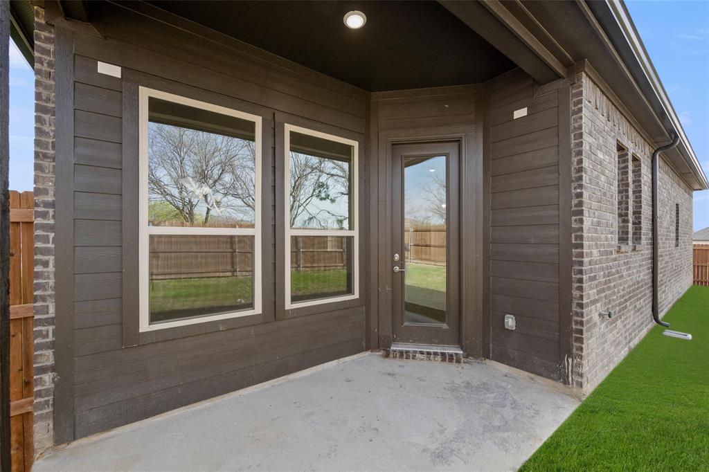 4017 Alpine Street Midlothian, TX 76065 - Photo 28 of 31 4017 Alpine Patio1