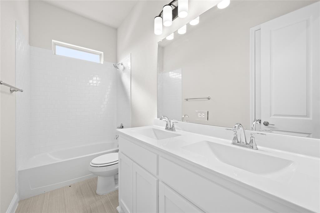 4017 Alpine Street Midlothian, TX 76065 - Photo 9 of 31 4017 Alpine Bathroom1