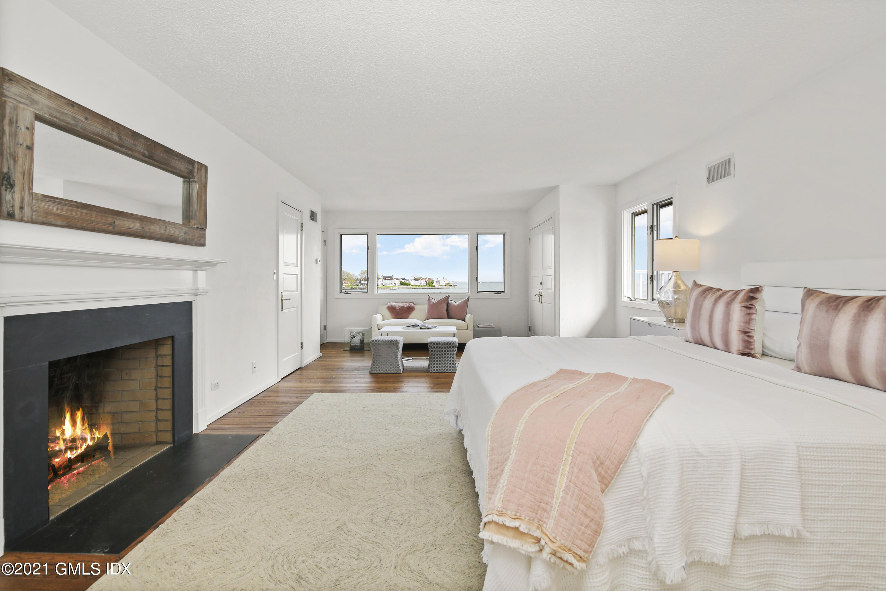 128 Cummings Point Road Stamford, CT 06902 - Photo 16 of 24 Second floor Master Bedroom