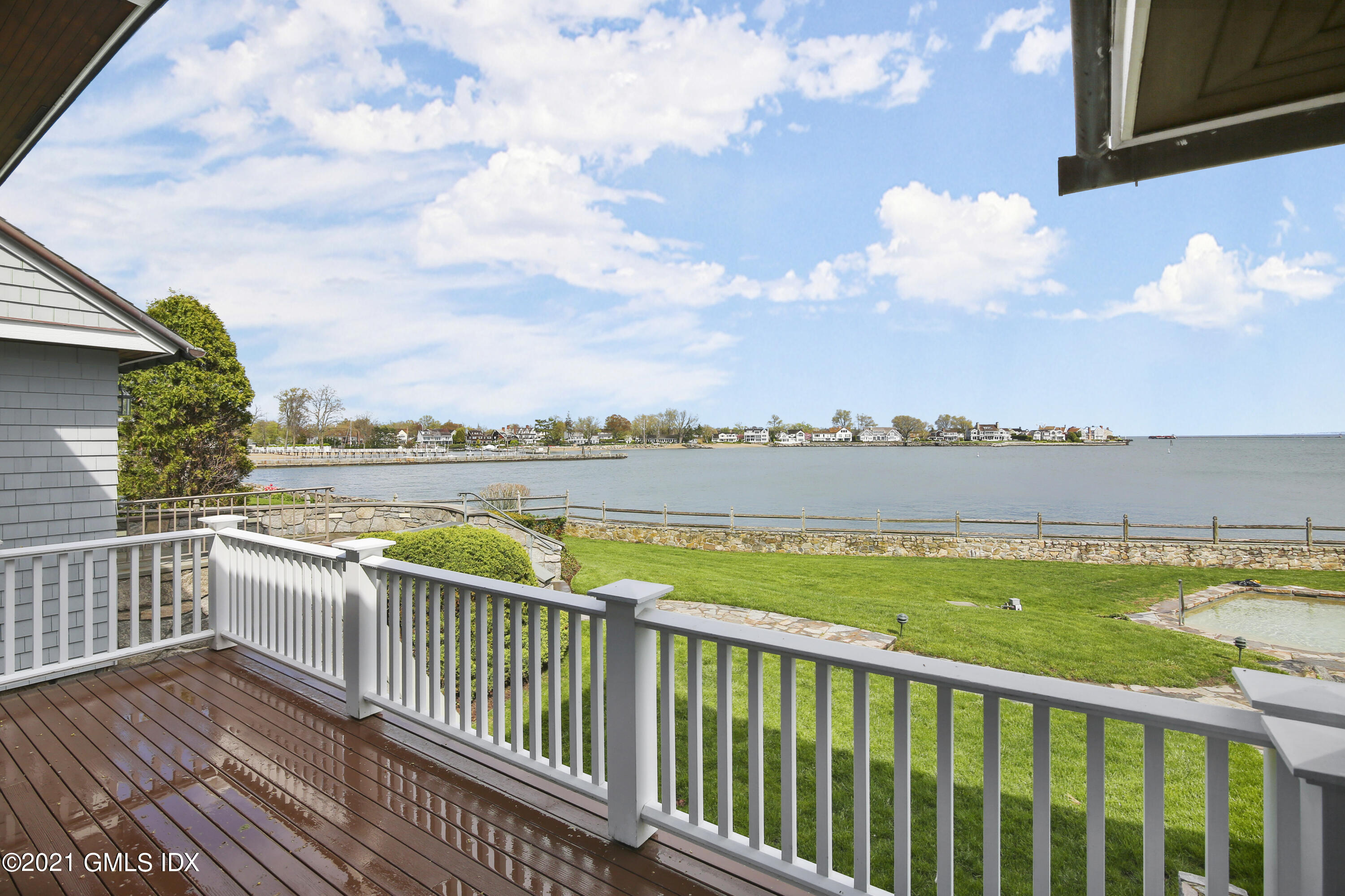 128 Cummings Point Road Stamford, CT 06902 - Photo 18 of 24 Balcony