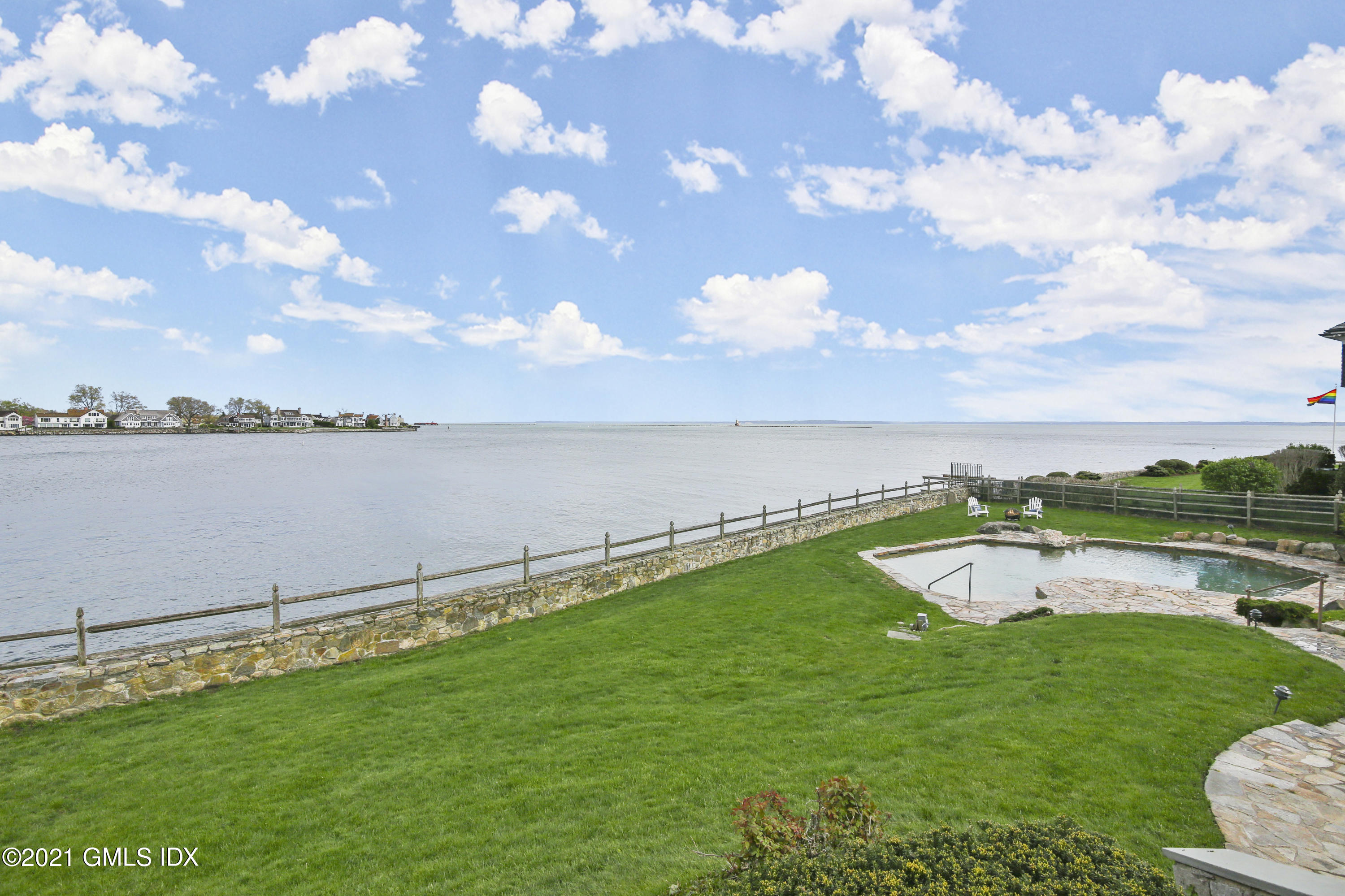128 Cummings Point Road Stamford, CT 06902 - Photo 22 of 24 133 feet of direct waterfront