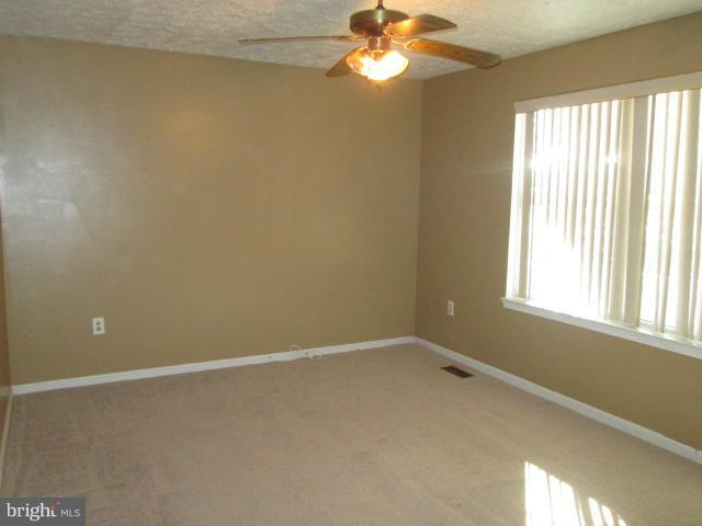 11360 Redlands Road Lusby, MD 20657 - Photo 3 of 15 Living Room