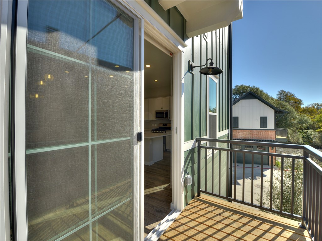 3809 Valley View Road, Unit 15 Austin, TX 78704 - Photo 10 of 30 a view of balcony with small garden