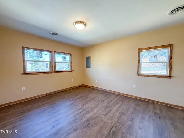 $269,900 | 1106 Idlewylde Circle, Johnson City, TN 37601