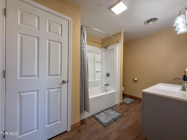 $269,900 | 1106 Idlewylde Circle, Johnson City, TN 37601