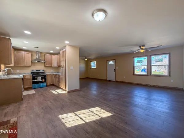 $269,900 | 1106 Idlewylde Circle, Johnson City, TN 37601