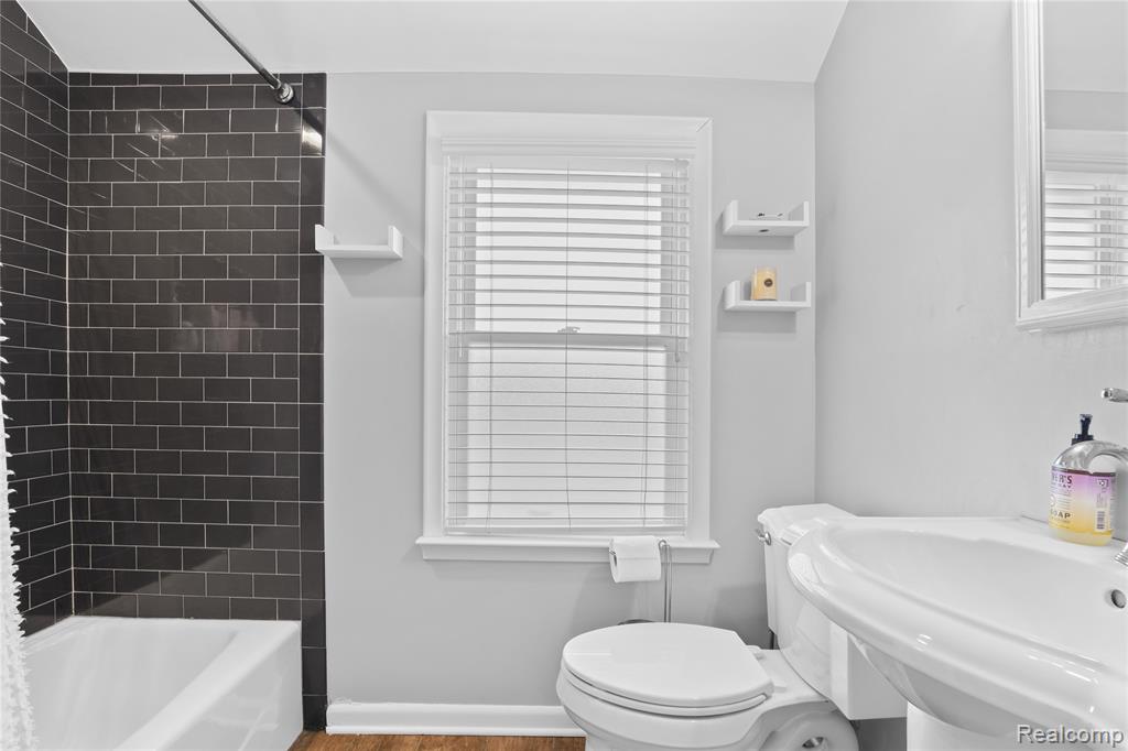 407 Moran Road Grosse Pointe Farms, MI 48236 - Photo 23 of 41