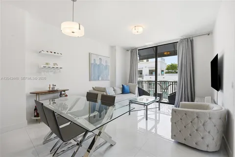 $590,000 | 301 Altara Avenue, Unit UPH1005, Coral Gables, FL 33146