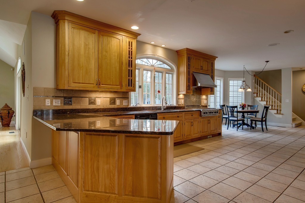 27 Pine Ridge Road Westford, MA 01886 - Photo 9 of 30 Gallery Image 9