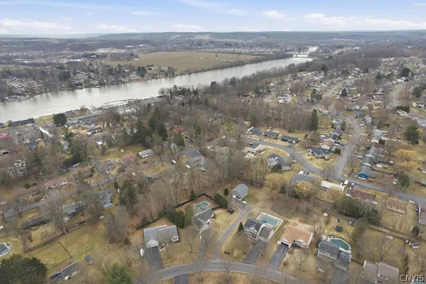 $449,500 | 132 Casterbridge Lane, Lysander, NY 13027