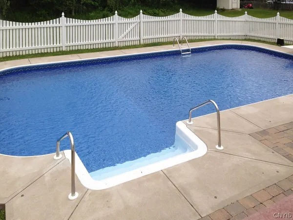 $449,500 | 132 Casterbridge Lane, Lysander, NY 13027