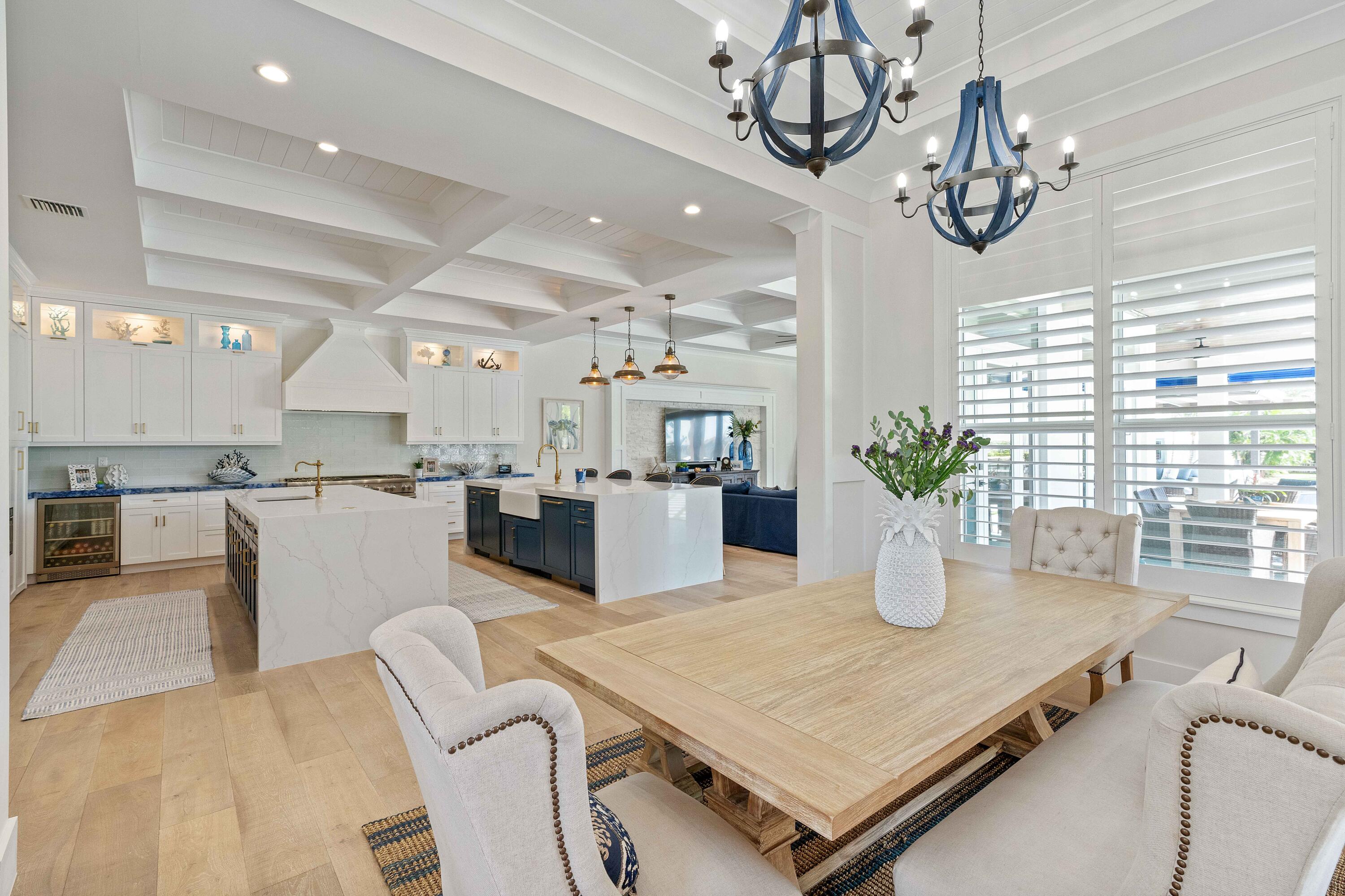 261 Old Jupiter Beach Road Jupiter, FL 33477 - Photo 15 of 97 Designer Lighting