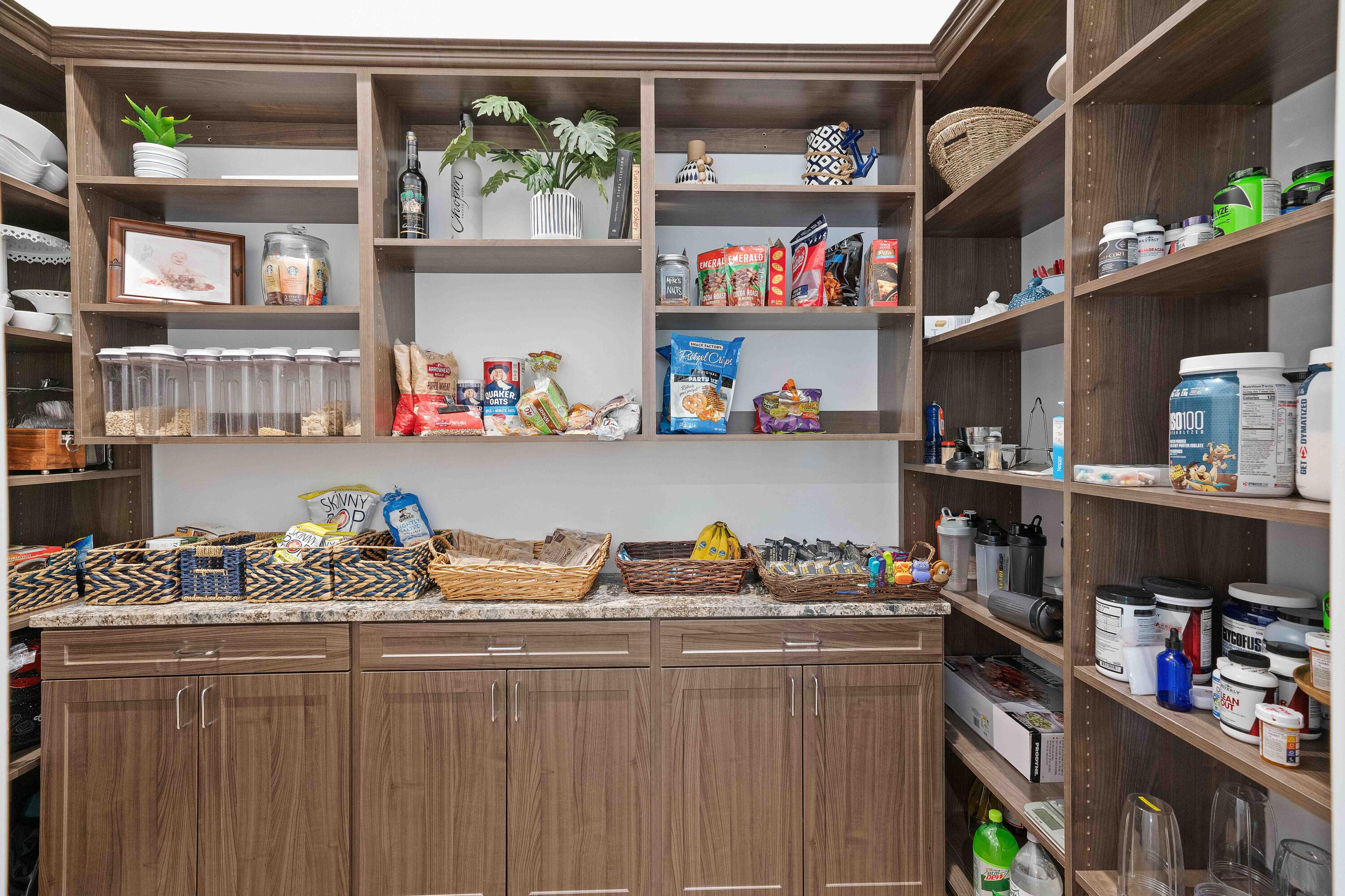 261 Old Jupiter Beach Road Jupiter, FL 33477 - Photo 21 of 97 Large Butlers Pantry