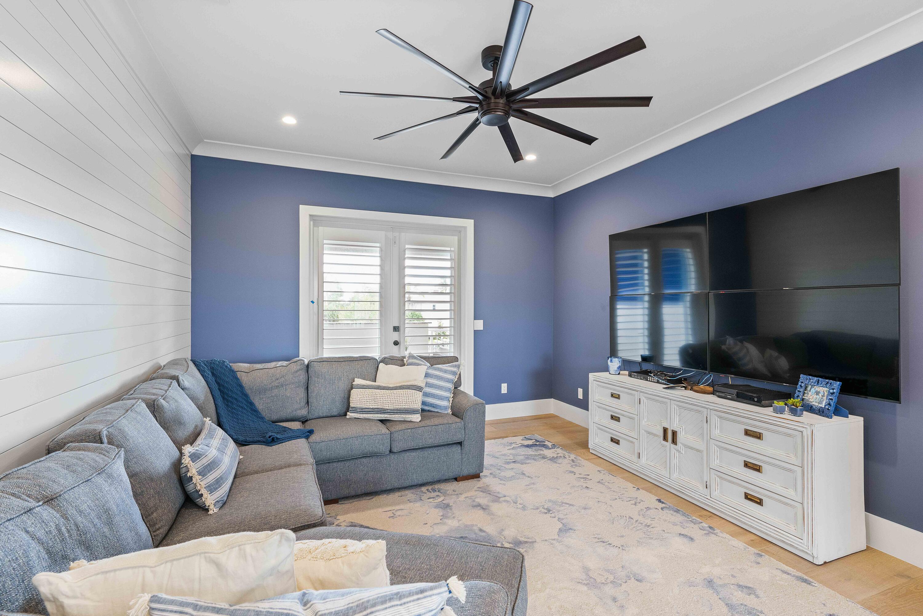 261 Old Jupiter Beach Road Jupiter, FL 33477 - Photo 33 of 97 Shiplap Accent Walls