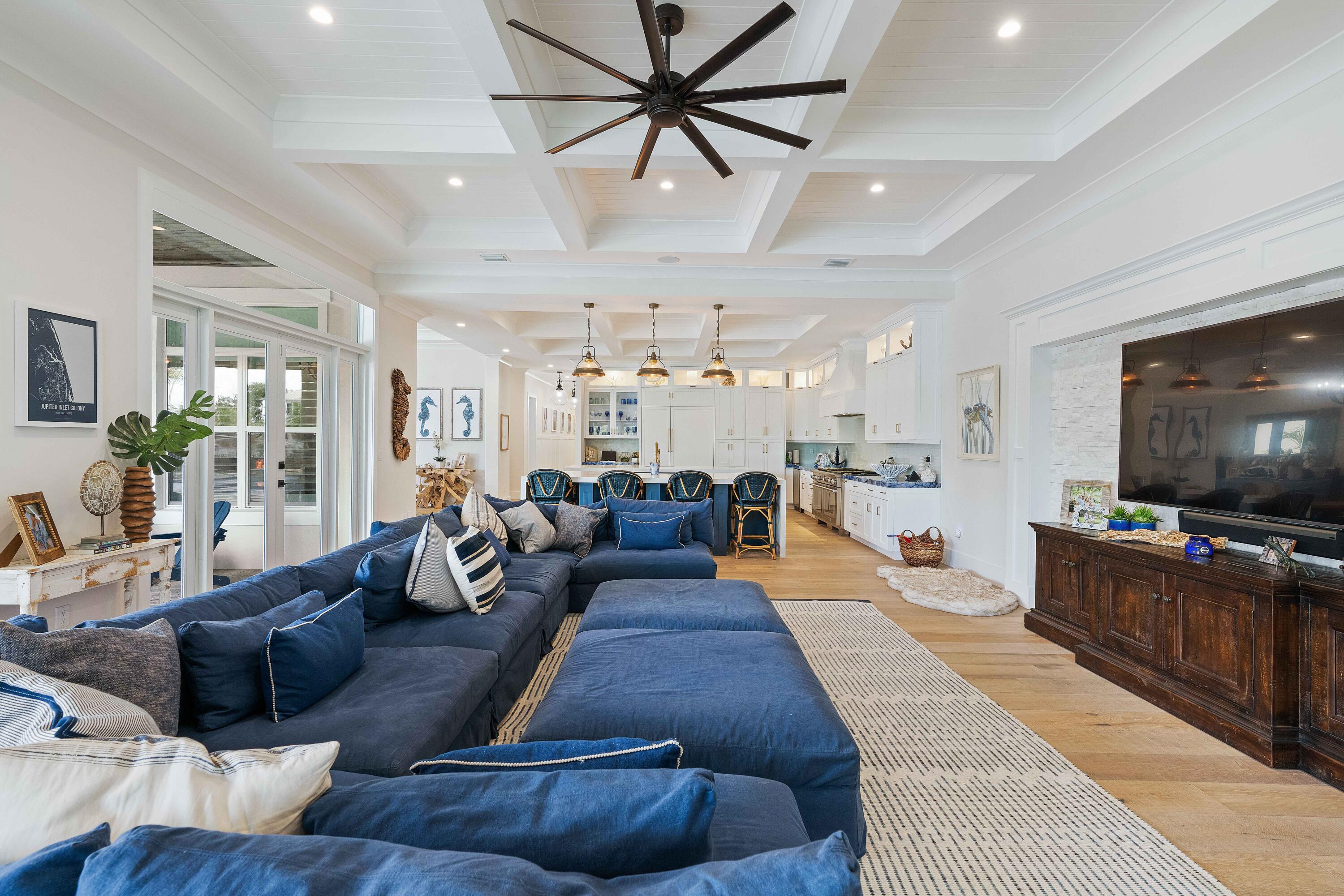 261 Old Jupiter Beach Road Jupiter, FL 33477 - Photo 10 of 97 Family Room