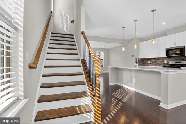 $599,900 | 120 Tolocka Terrace Northeast, Leesburg, VA 20176