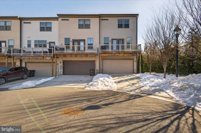 $599,900 | 120 Tolocka Terrace Northeast, Leesburg, VA 20176