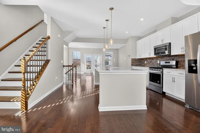 $599,900 | 120 Tolocka Terrace Northeast, Leesburg, VA 20176