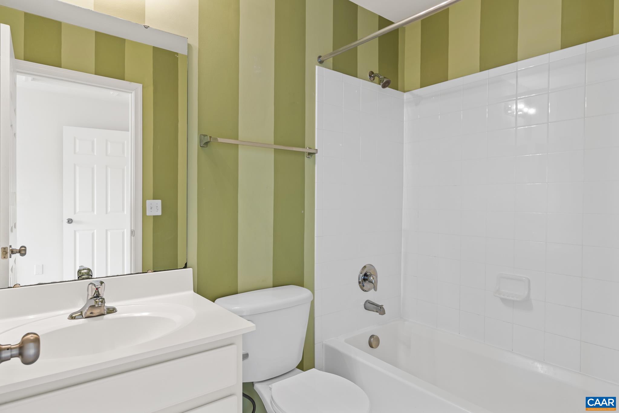 321 Rolkin Road Charlottesville, VA 22911 - Photo 24 of 44 4th Floor Bath