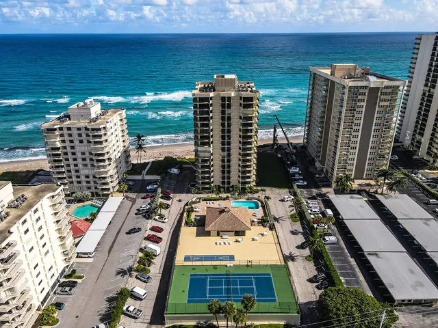 $439,900 | 5460 North Ocean Drive, Unit 1D, Singer Island, FL 33404