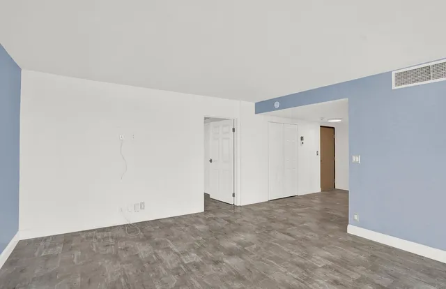 $439,900 | 5460 North Ocean Drive, Unit 1D, Singer Island, FL 33404