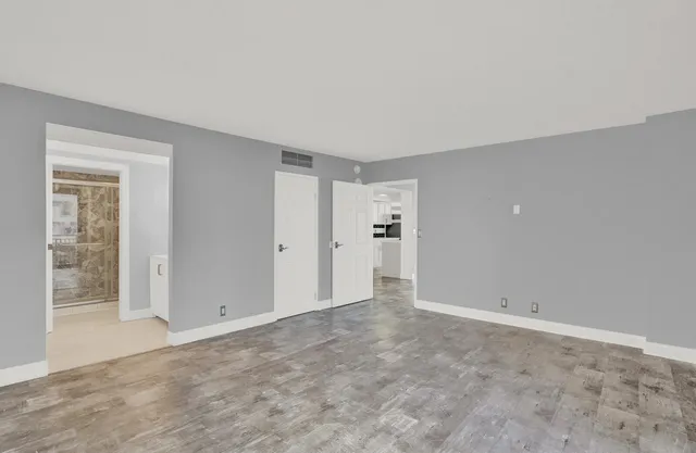 $439,900 | 5460 North Ocean Drive, Unit 1D, Singer Island, FL 33404