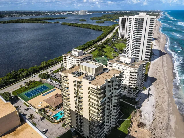 $439,900 | 5460 North Ocean Drive, Unit 1D, Singer Island, FL 33404