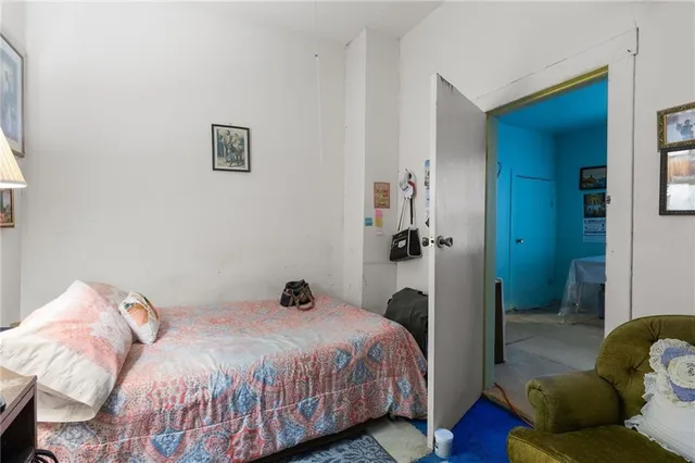 $160,000 | 2907 Jarboe Street, Kansas City, MO 64108