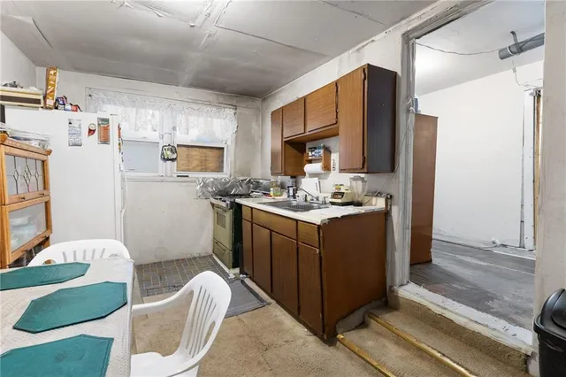 $160,000 | 2907 Jarboe Street, Kansas City, MO 64108