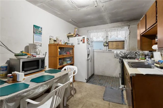 $160,000 | 2907 Jarboe Street, Kansas City, MO 64108