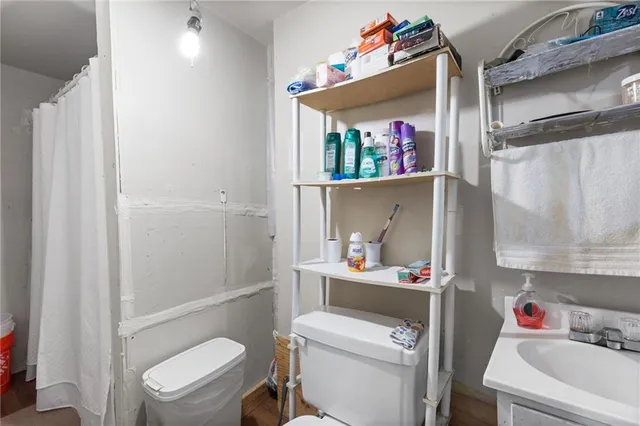 $160,000 | 2907 Jarboe Street, Kansas City, MO 64108