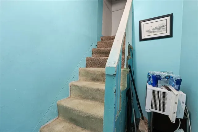 $160,000 | 2907 Jarboe Street, Kansas City, MO 64108