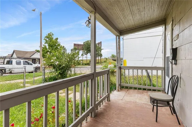 $160,000 | 2907 Jarboe Street, Kansas City, MO 64108