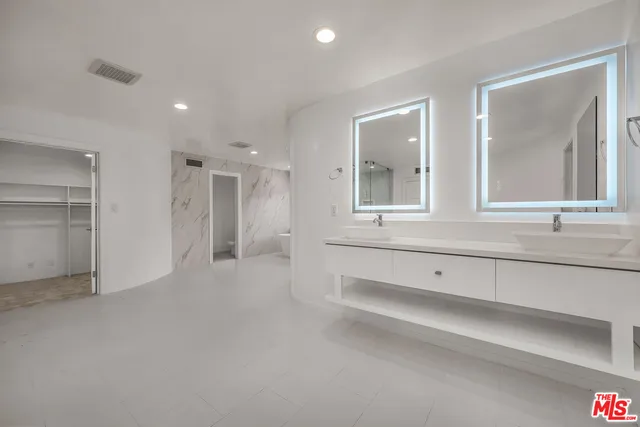 $21,990 | 17606 Camino De Yatasto, Pacific Palisades, CA 90272