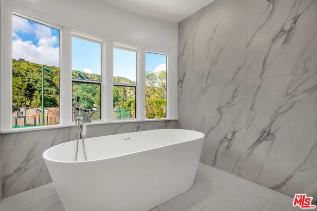 $21,990 | 17606 Camino De Yatasto, Pacific Palisades, CA 90272