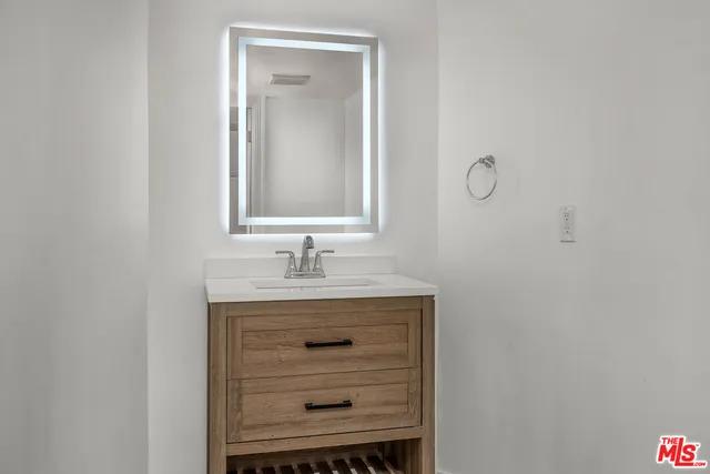 $21,990 | 17606 Camino De Yatasto, Pacific Palisades, CA 90272