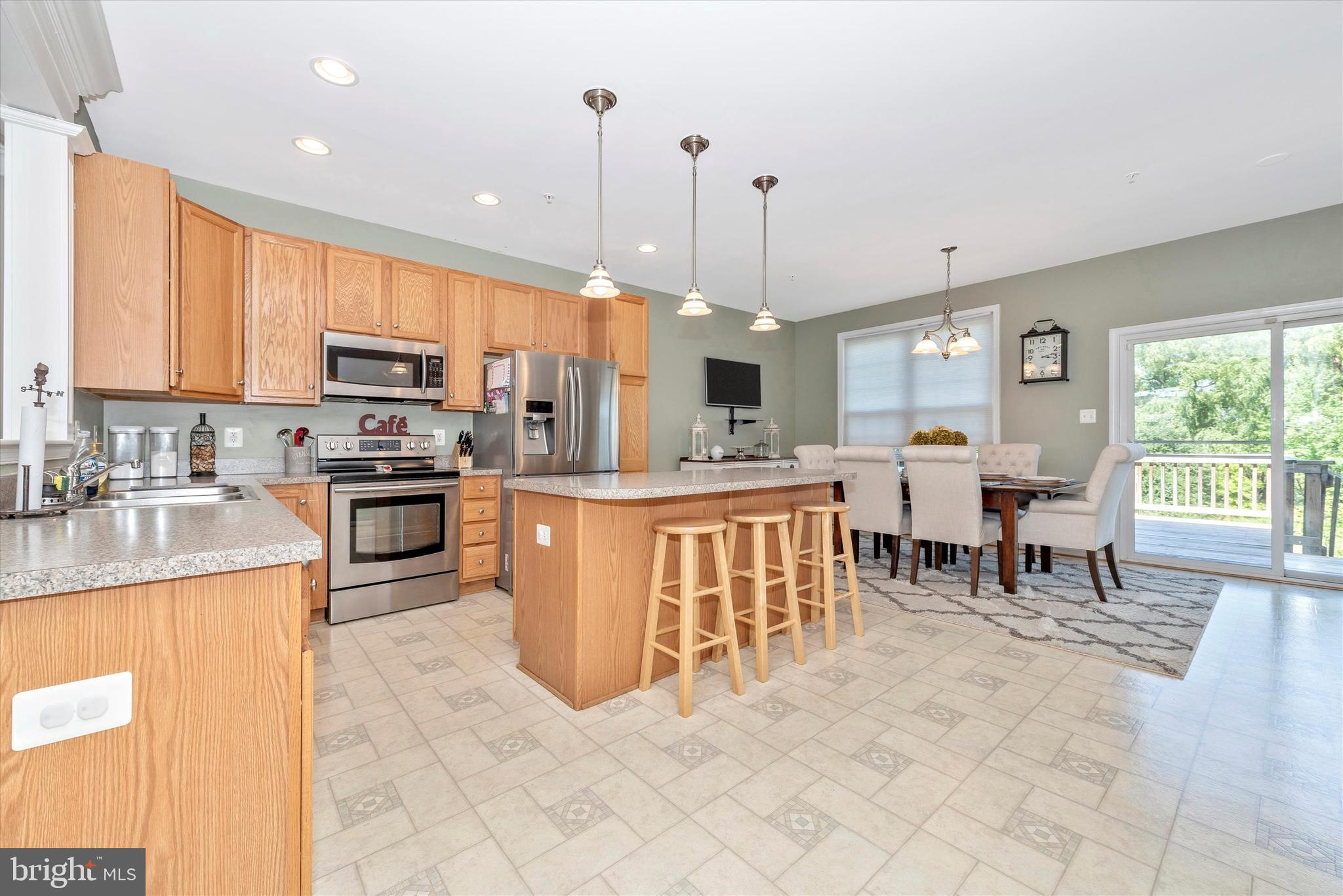 202 Timber View Court Frederick, MD 21702 - Photo 6 of 31 Spacious combined kitchen and dining room.
