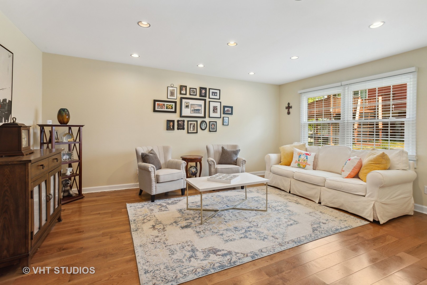 7 Windsor Court Streamwood, IL 60107 - Photo 3 of 22 a living room with furniture and a flat screen tv