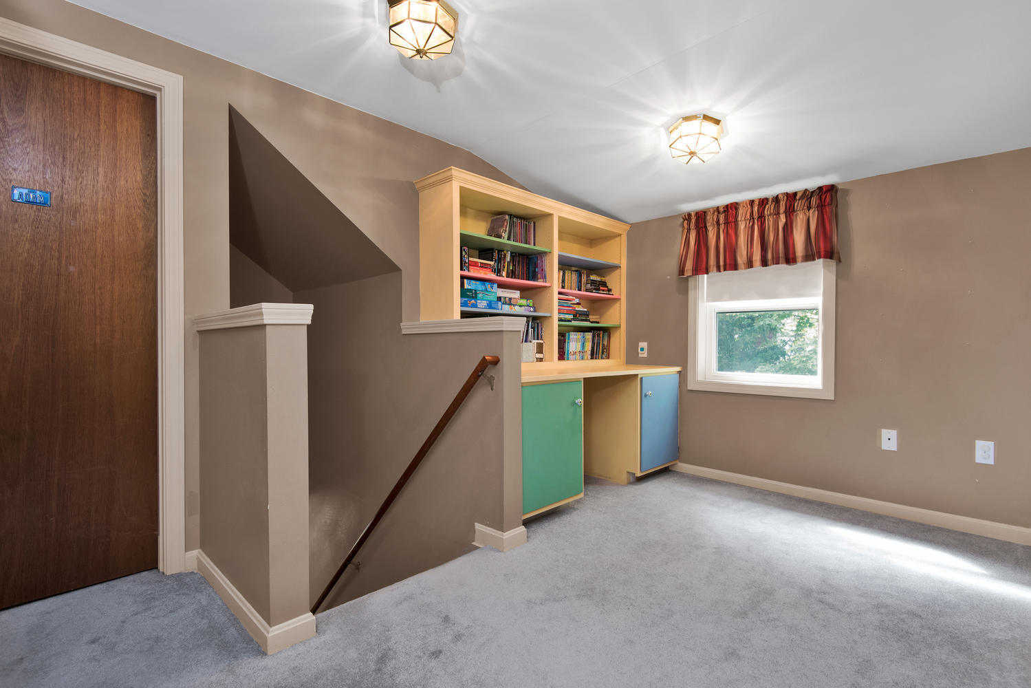 52 Summit Park Avenue Portland, ME 04103 - Photo 22 of 43 Second floor landing