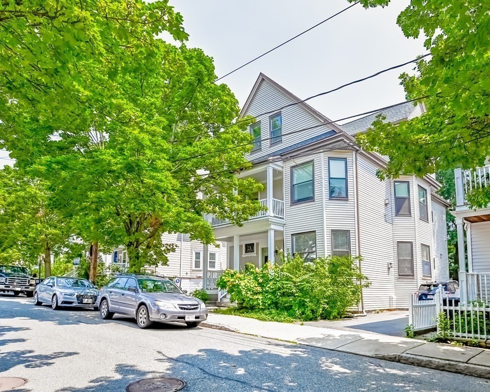34 Victoria Street, Unit 3 Somerville, MA 02144 - Photo 2 of 18