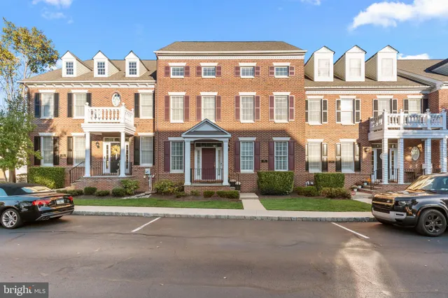 $1,287,000 | 106 Hicks Alley, Newtown, PA 18940