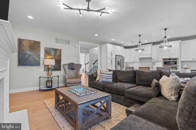 $1,287,000 | 106 Hicks Alley, Newtown, PA 18940