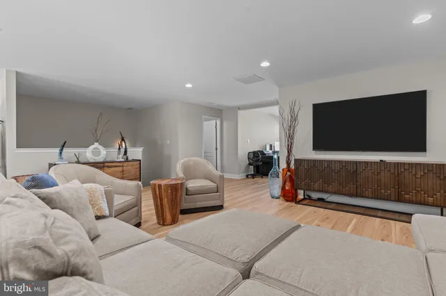 $1,287,000 | 106 Hicks Alley, Newtown, PA 18940