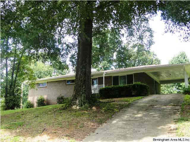 5446 Robin Circle Adamsville, AL 35005 - Photo 2 of 27