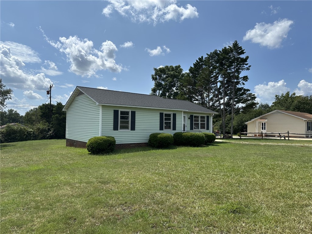 310 Kingsboro Road Anderson, SC 29626 - Photo 2 of 19 Gallery Image 2