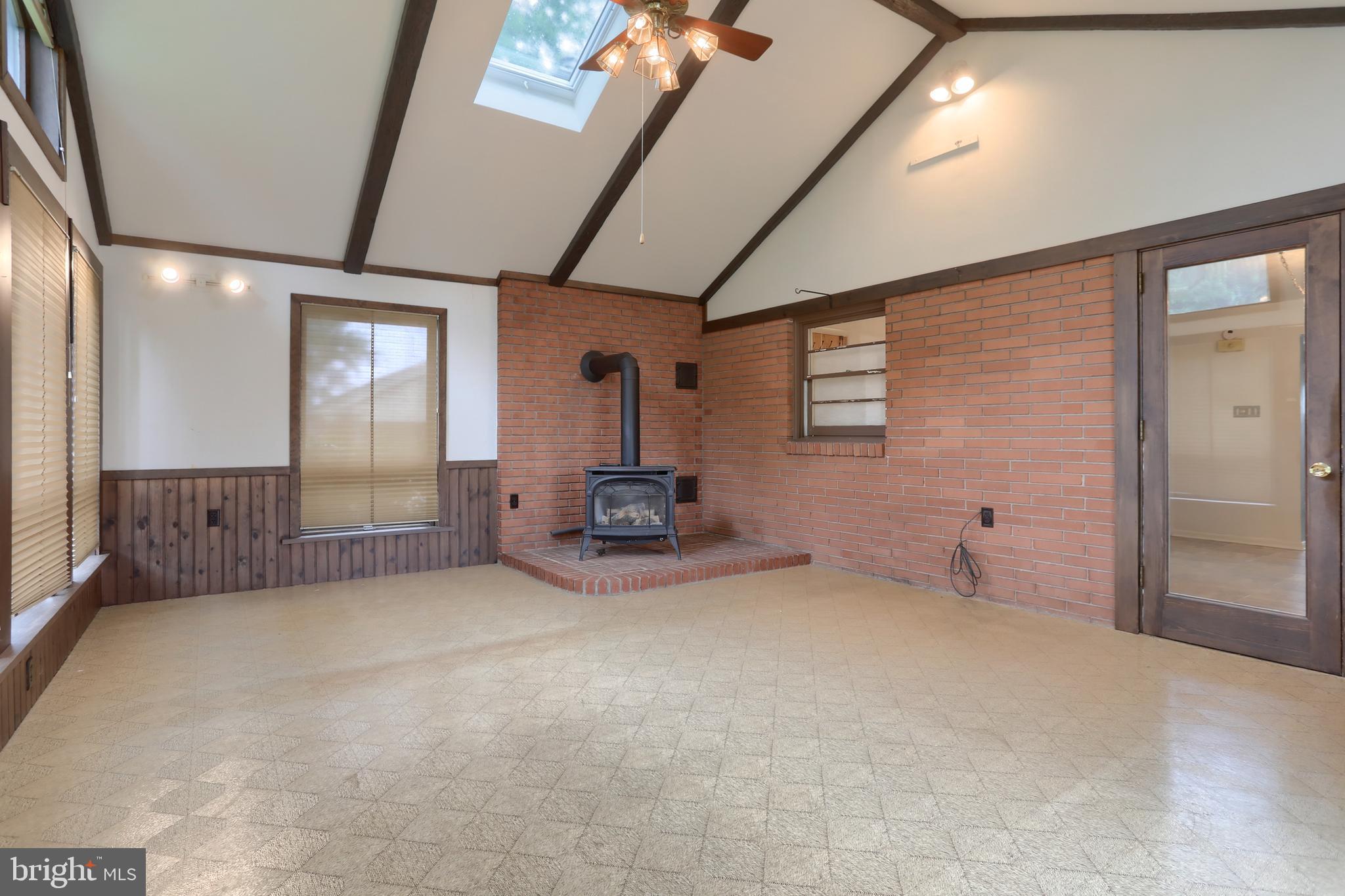 2040 Miller Road East Petersburg, PA 17520 - Photo 10 of 49 a view of a livingroom with furniture and a ceiling fan