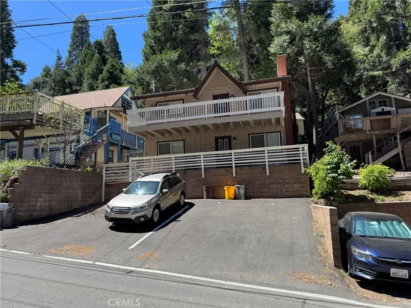 $1,800 | 686 Highway 138, Crestline, CA 92325