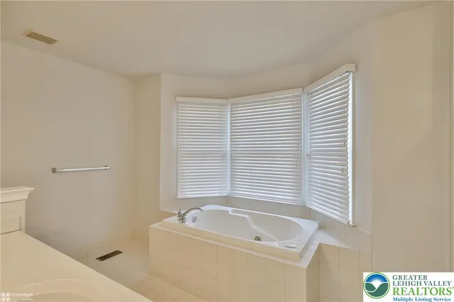 $395,000 | 1610 Sculac Road, Bethlehem, PA 18020