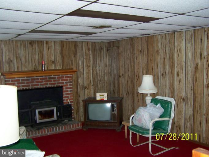 1524 Neighbors Avenue Rosedale, MD 21237 - Photo 19 of 23 Family Room