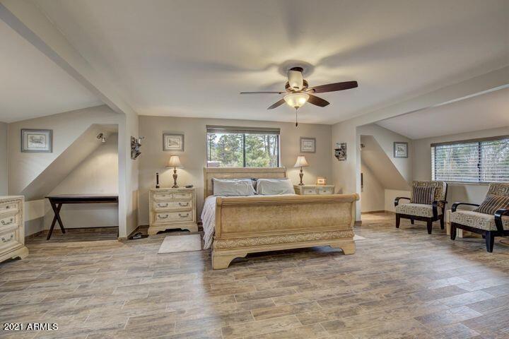 3453 Lakeview Drive Pine, AZ 85544 - Photo 24 of 37 IMG_25 main bedroom
